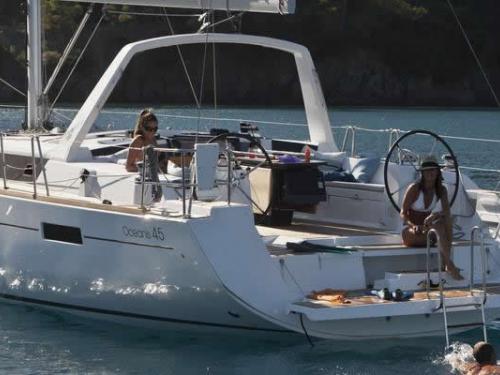 Sailing boat Oceanis 45 for rent in Marmaris