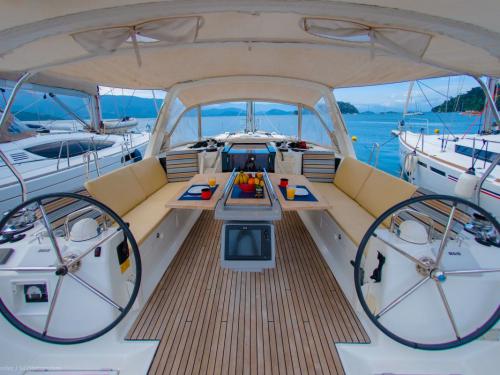 Yacht Oceanis 45 for rent in Paraty