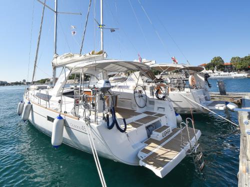 Segelyacht Oceanis 45 chartern in Pula