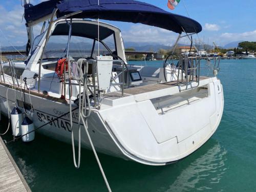 Sailing yacht Oceanis 45 available for charter in Bocca di Magra
