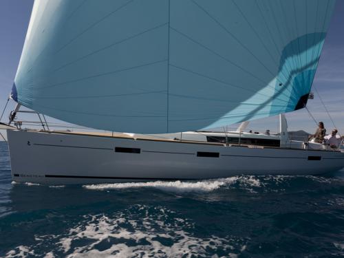 Yacht Oceanis 45 for hire in Sibenik
