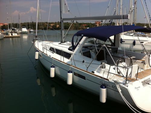 Yacht Oceanis 45 Yachtcharter in Marina De Mattei Medulin
