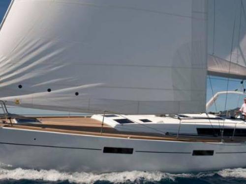 Sailing yacht Oceanis 45 for rent in ACI Dubrovnik Marina