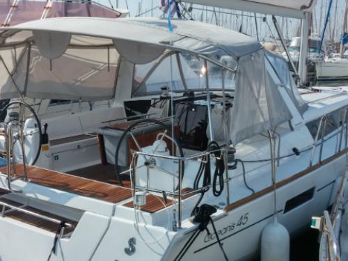 Segelboot Oceanis 45 Yachtcharter in Gouvia