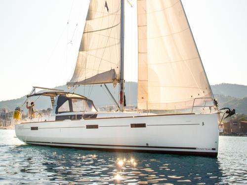 Segelyacht Oceanis 45 chartern in Skiathos