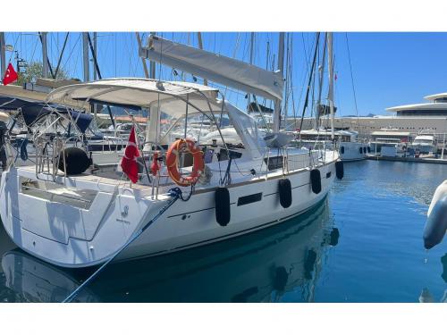 Yacht Oceanis 45 for rent in Marmaris