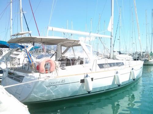 Sailing yacht Oceanis 45 for rent in Gouvia Marina