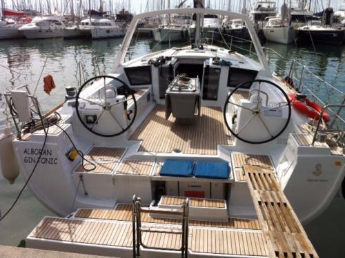 Segelyacht Oceanis 45 chartern in Marina La Lonja