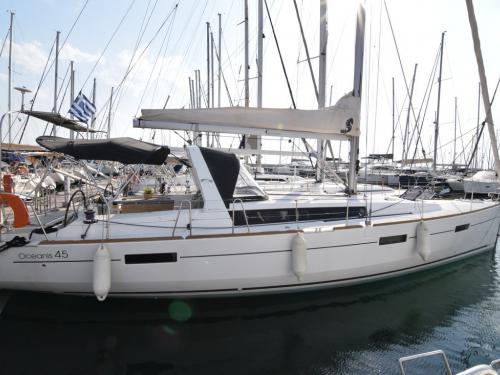Segelyacht Oceanis 45 Yachtcharter in Gouvia Marina