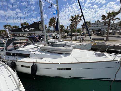 Sailing yacht Oceanis 45 available for charter in Rhodes city