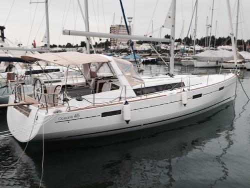 Sailing yacht Oceanis 45 for charter in Marina Dalmacija