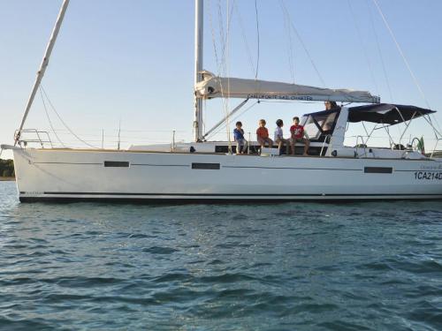 Yacht Oceanis 45 Yachtcharter in Carloforte