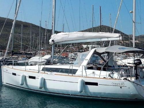 Segelyacht Oceanis 45 chartern in Seget