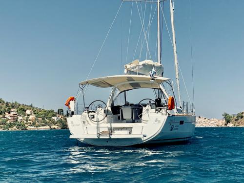 Yacht Oceanis 45 chartern in Gouvia