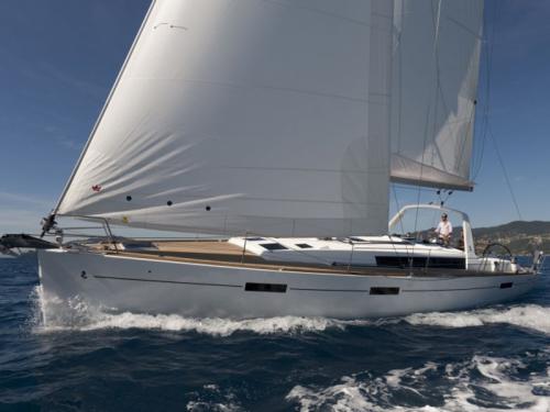 Sailboat Oceanis 45 for rent in Lefkas