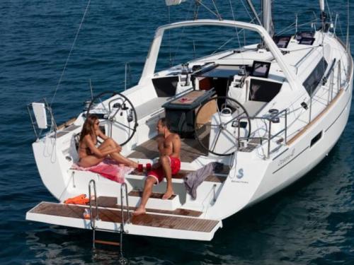 Sailing yacht Oceanis 45 for rent in Newport Harbor Marina