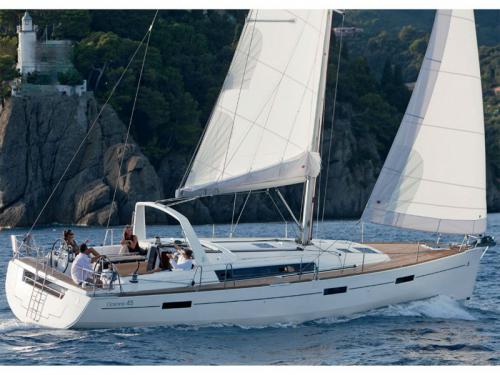 Sailing yacht Oceanis 45 available for charter in Marina di Arechi