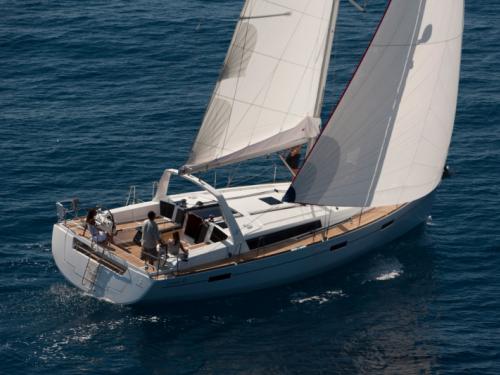 Yacht Oceanis 45 for hire in Split
