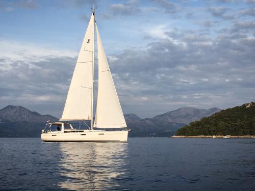 Yacht Oceanis 45 for hire in Porto Montenegro