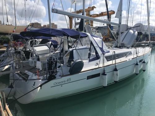 Sailboat Oceanis 45 for charter in Marina Cala de Medici