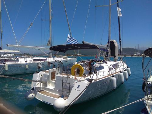 Segelyacht Oceanis 46 chartern in Nikiana