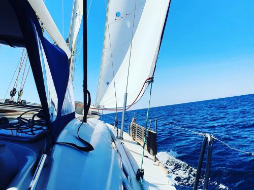 Yacht Oceanis 46 for rent in Volos