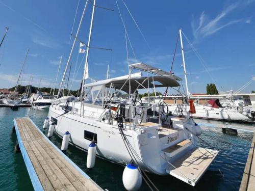 Yacht Oceanis 46.1 available for charter in Zadar