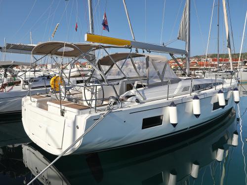 Sailing yacht Oceanis 46.1 for rent in ACI Marina Vodice