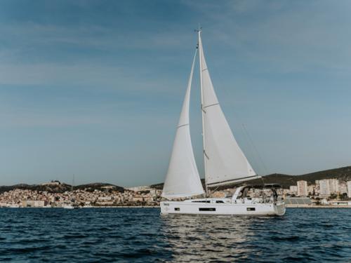 Yacht Oceanis 46.1 for rent in Sibenik