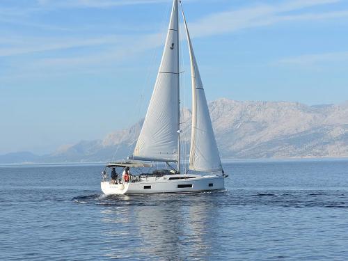 Segelyacht Oceanis 46.1 Yachtcharter in Marina Lefkas
