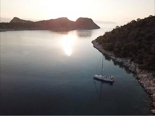 Yacht Oceanis 46.1 chartern in Athen