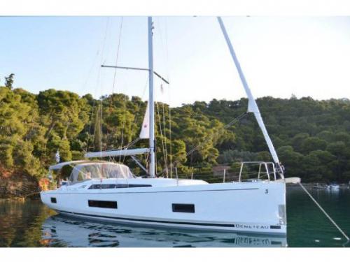 Yacht Oceanis 46.1 for rent in Port Lavrio