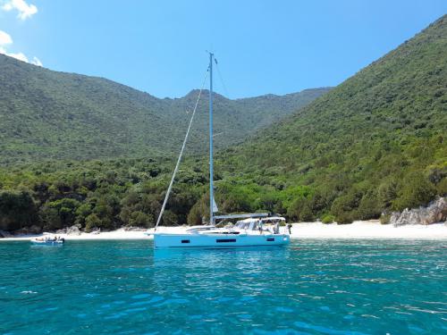 Yacht Oceanis 46.1 chartern in Lavrio