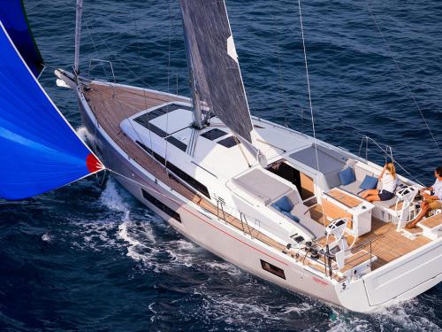 Segelyacht Oceanis 46.1 chartern in Nikiana Marina