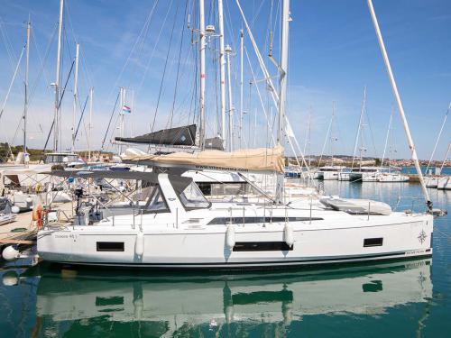 Segelyacht Oceanis 46.1 chartern in ACI Marina Pomer