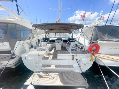 Sailboat Oceanis 46.1 for rent in Hyeres Harbour