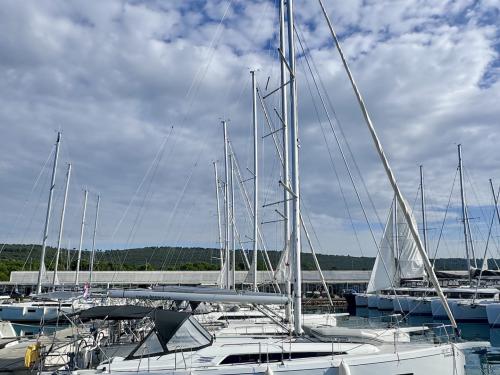 Sailboat Oceanis 46.1 for charter in Sukosan Bibinje