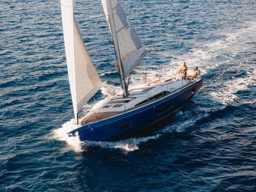 Sailing yacht Oceanis 47 available for charter in Portisco