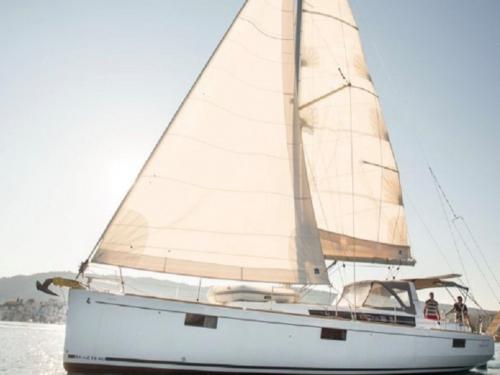 Sailboat Oceanis 48 for charter in Skiathos