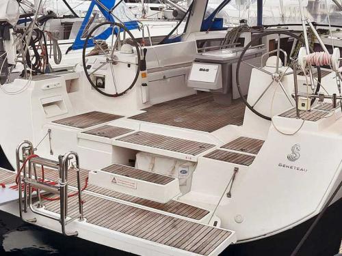 Yacht Oceanis 48 chartern in Castiglione della Pescaia