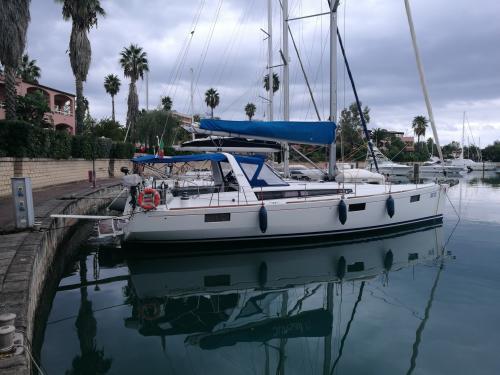 Sailing yacht Oceanis 48 available for charter in Procida Marina