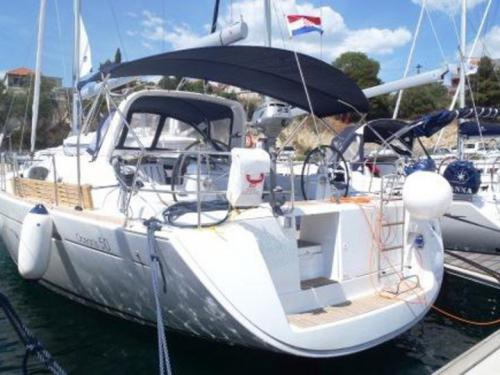 Segelyacht Oceanis 50 chartern in Milna