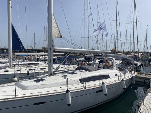 Sailing yacht Oceanis 50 Family available for charter in Valencia City