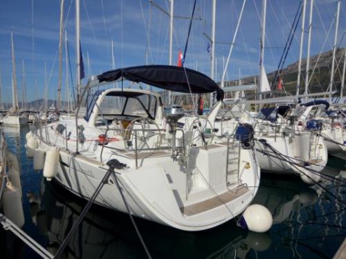 Sailing yacht Oceanis 50 Family for rent in Sukosan Bibinje