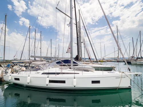 Sailing yacht Oceanis 51.1 available for charter in Kastela