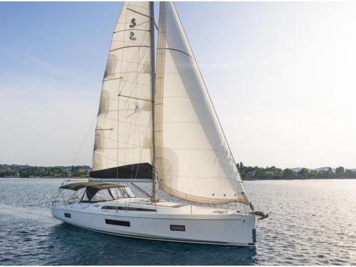 Segelyacht Oceanis 51.1 chartern in Athen