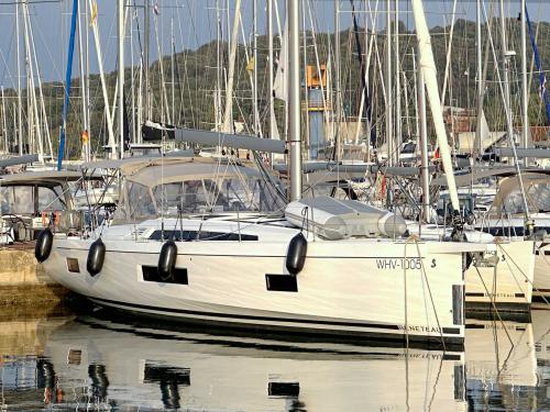 Yacht Oceanis 51.1 Yachtcharter in Pula