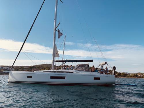 Segelyacht Oceanis 51.1 chartern in Lavrio