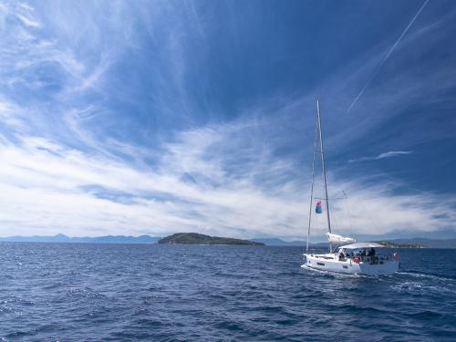 Yacht Oceanis 51.1 available for charter in Lefkas Marina