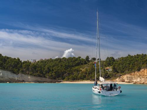 Yacht Oceanis 51.1 available for charter in Lefkas Marina